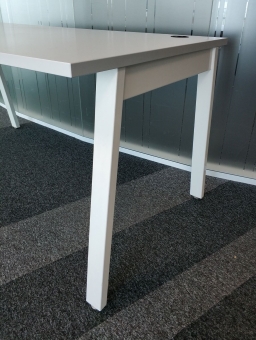 Biurko FURNIKO Pluris 160x80 białe noga A