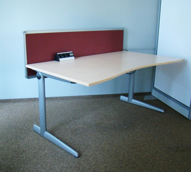 Biurko Ahrend 160x90 ze ścianką