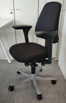 Fotel obrotowy Kinnarps 6000 czarny
