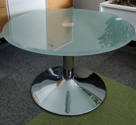 Stolik kawowy szklany okrągły śr. 80 cm - zdjęcie główneStolik kawowy szklany okrągły śr. 80 cm - zdjęcie główne