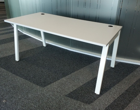 Biurko FURNIKO Pluris 160x80 białe noga A - zdjęcie główneBiurko FURNIKO Pluris 160x80 białe noga A - zdjęcie główne