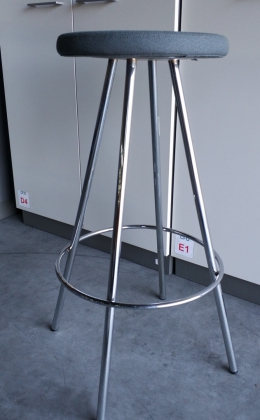 Hocker Krzesło barowe DOT szare - zdjęcie główneHocker Krzesło barowe DOT szare - zdjęcie główne